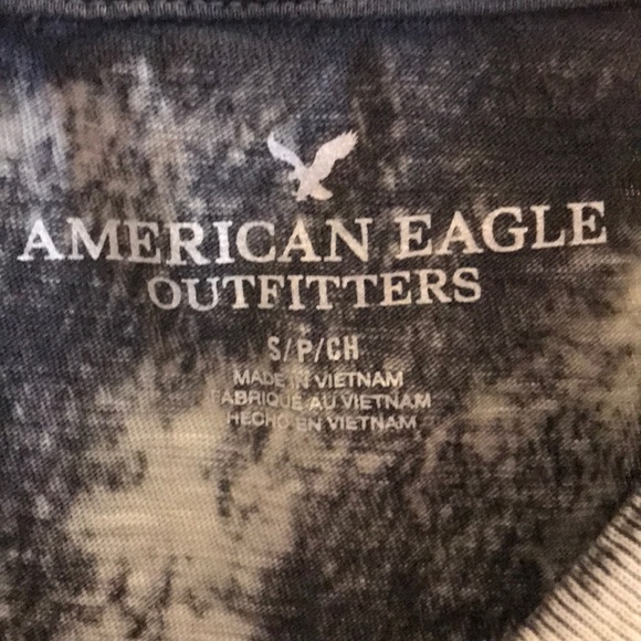 American Eagle Printed T-Shirt - Picture 3 of 4